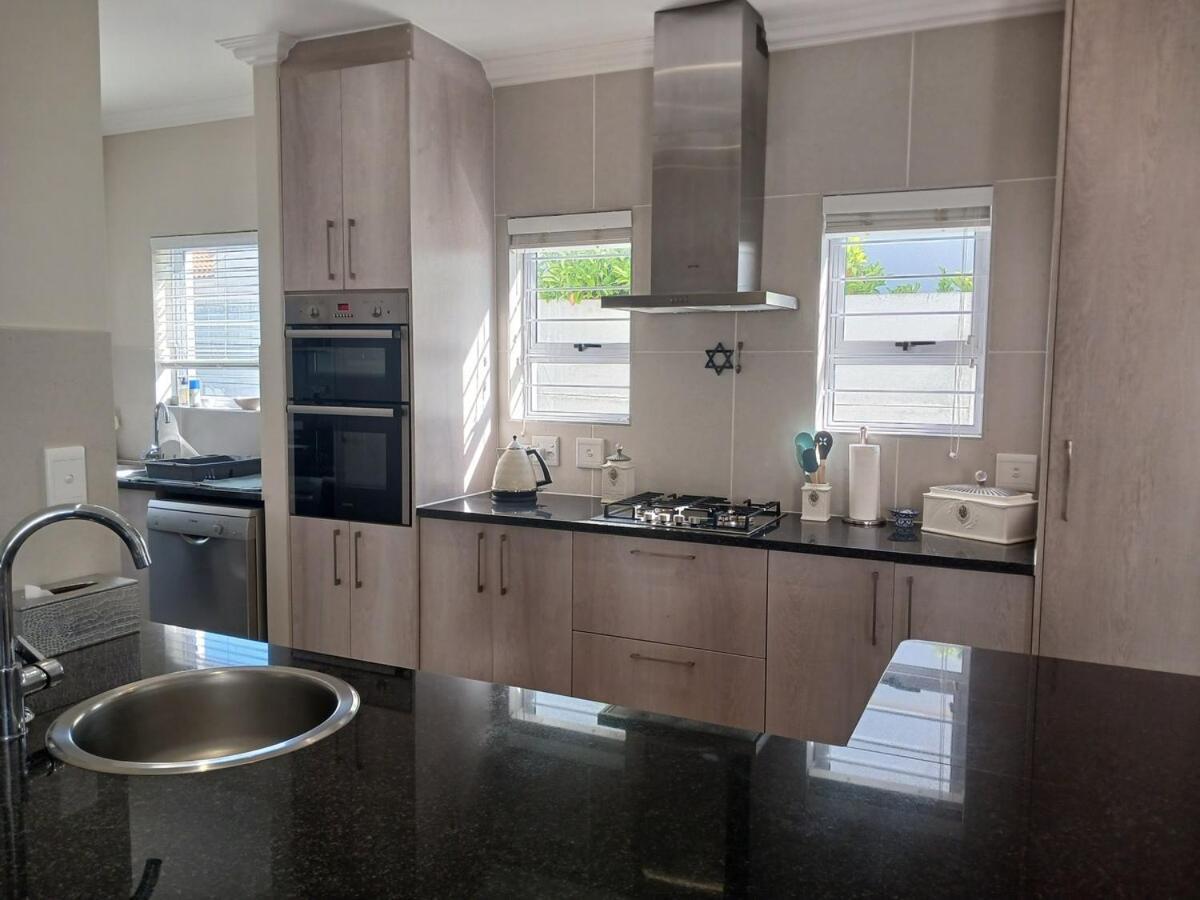 Holiday home Elegant & Modern Near Cape Winelands