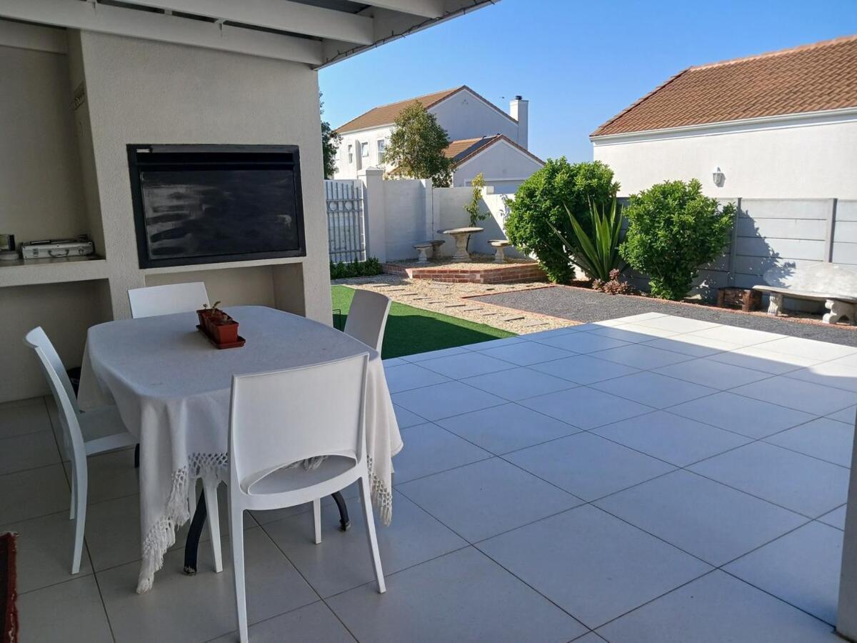 Elegant & Modern Near Cape Winelands * Cape Town