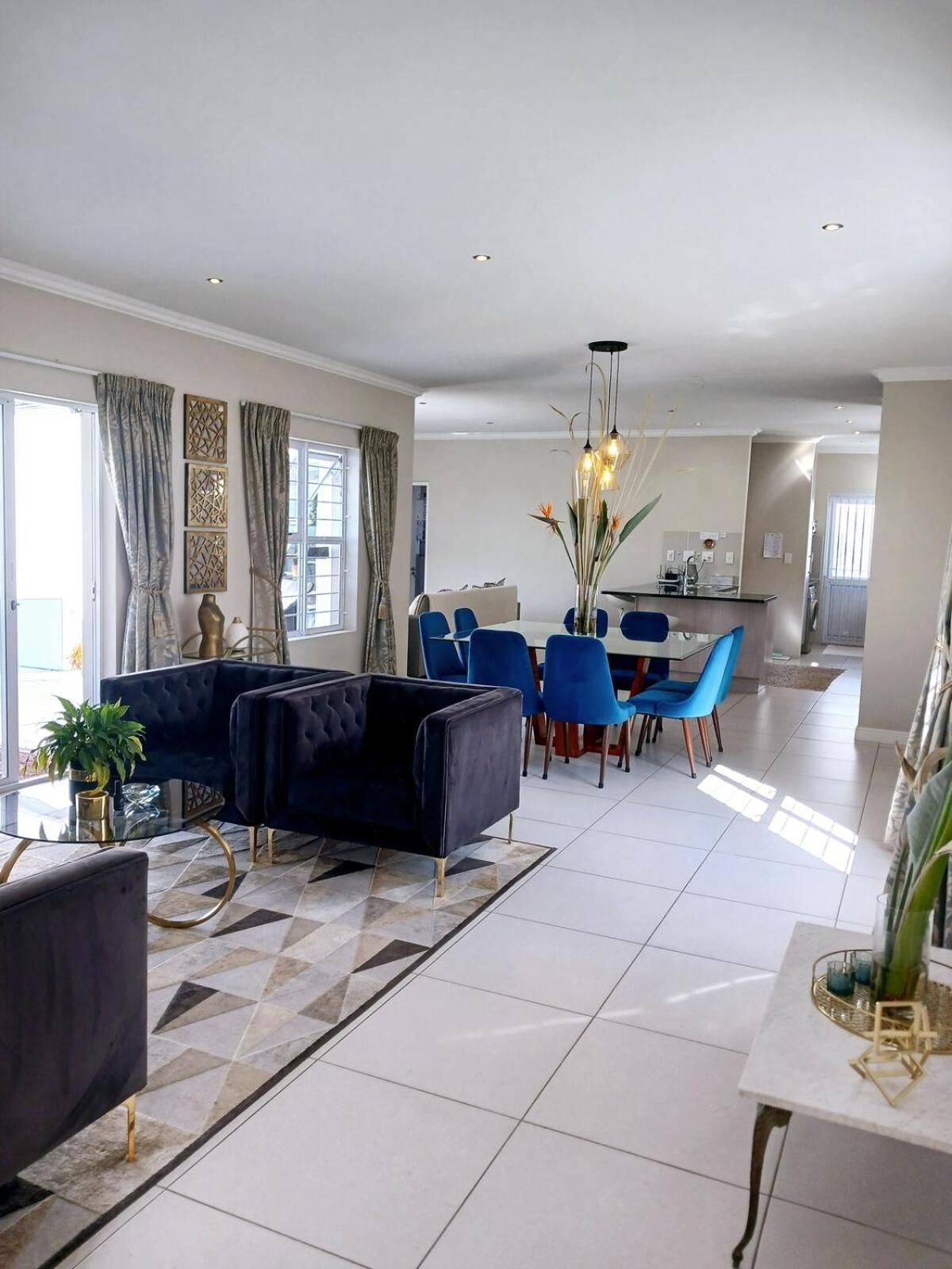 Holiday home Elegant & Modern Near Cape Winelands *