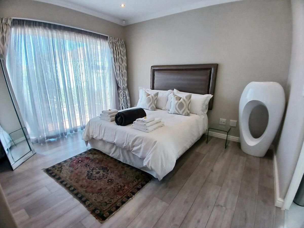 Holiday home Elegant & Modern Near Cape Winelands